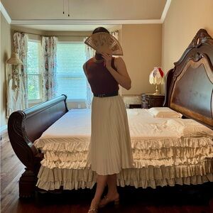 Uniqlo Elegant Cream Ruffle Skirt